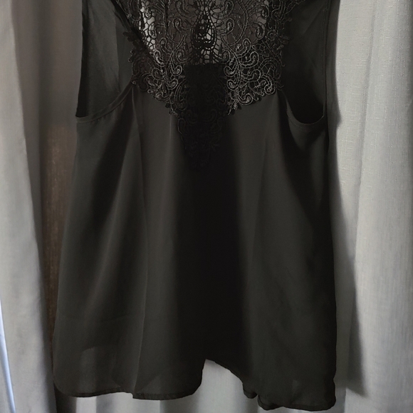 Black lace and flowy fabric sleeveless top. Size small. - Picture 2 of 12